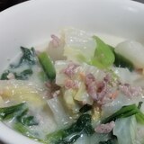白菜と小松菜の豆乳スープ